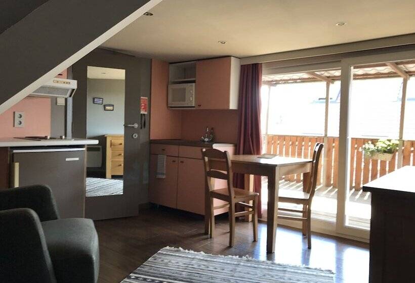 בית מלון כפרי Piano 2   Mont St Guibert   Louvain La Neuve