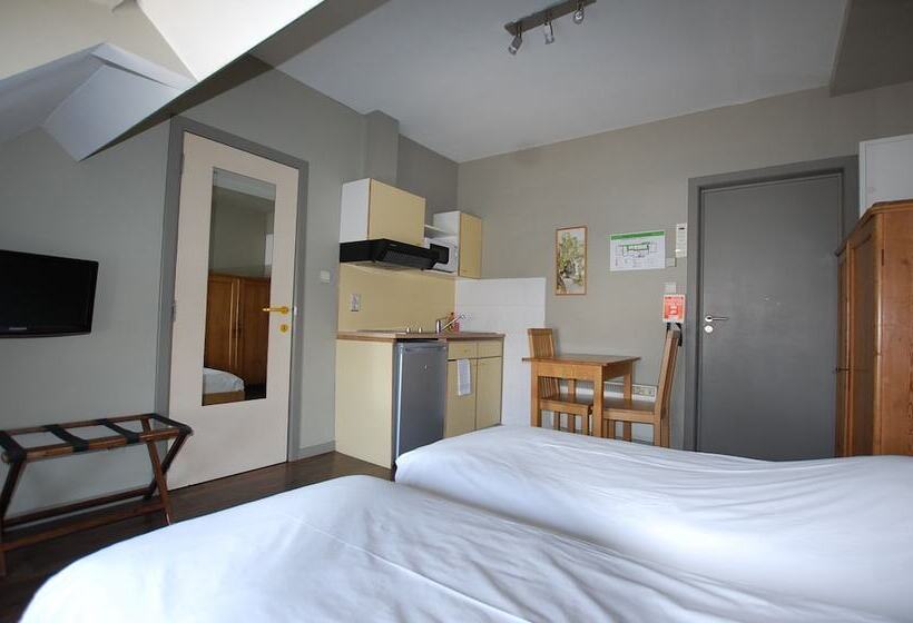 ホテル Piano 2   Mont St Guibert   Louvain La Neuve