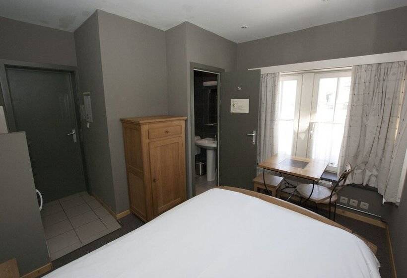 ホテル Piano 2   Mont St Guibert   Louvain La Neuve