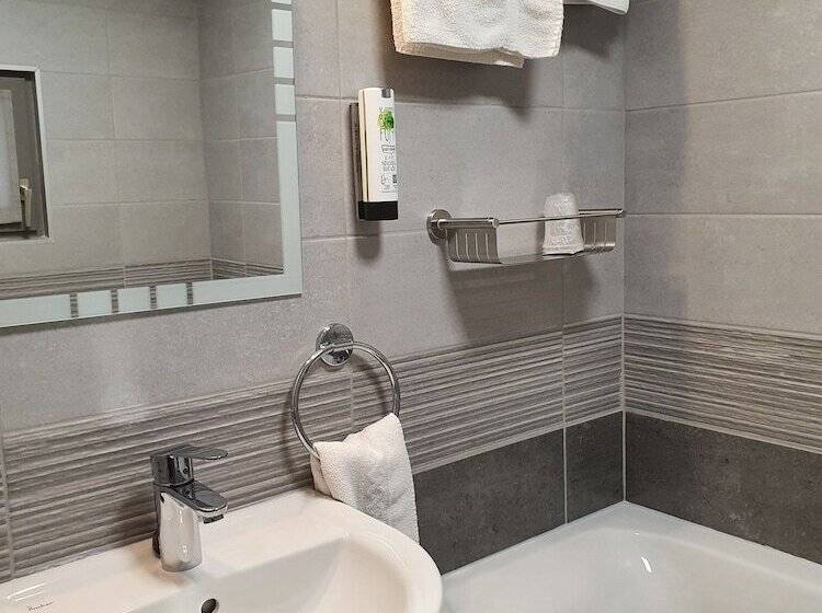 ホテル Piano 2   Mont St Guibert   Louvain La Neuve