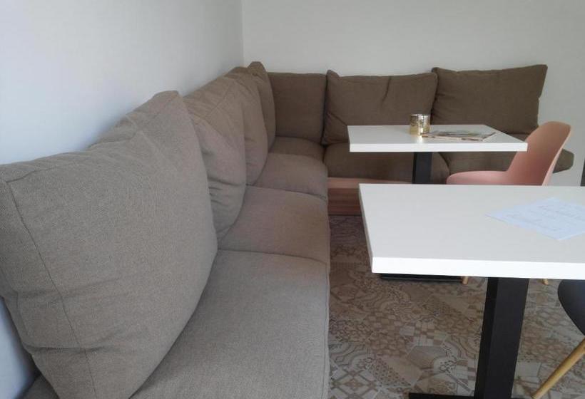 Pluimpapaver Hotel & Glamping