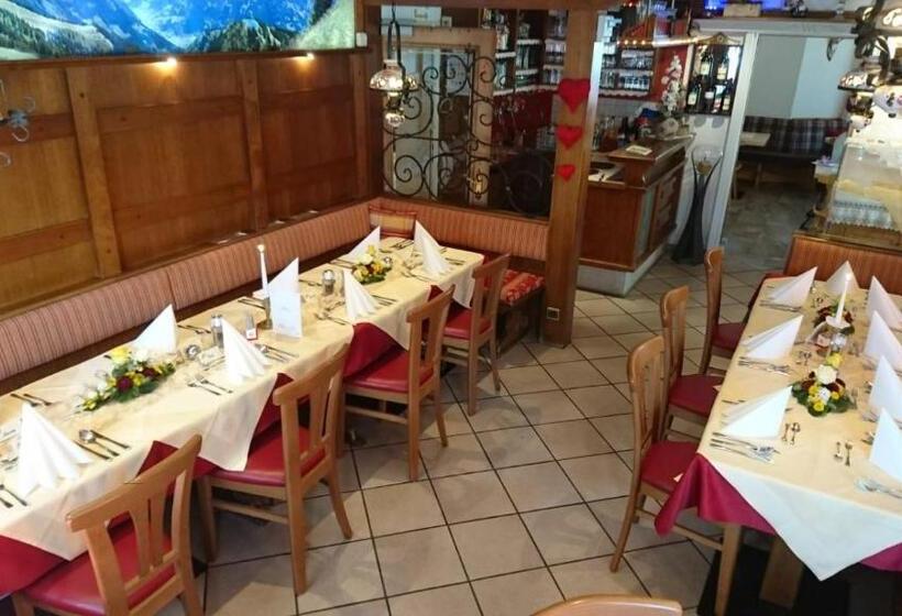 هتل Restaurant Burgblick