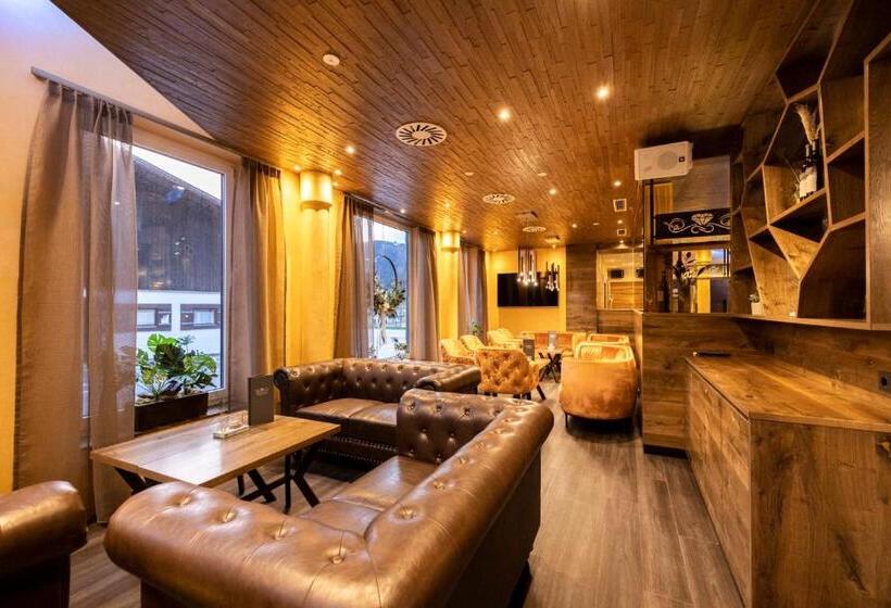 Schlosshotel Lacknerhof