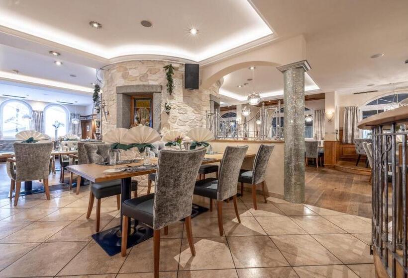 Schlosshotel Lacknerhof