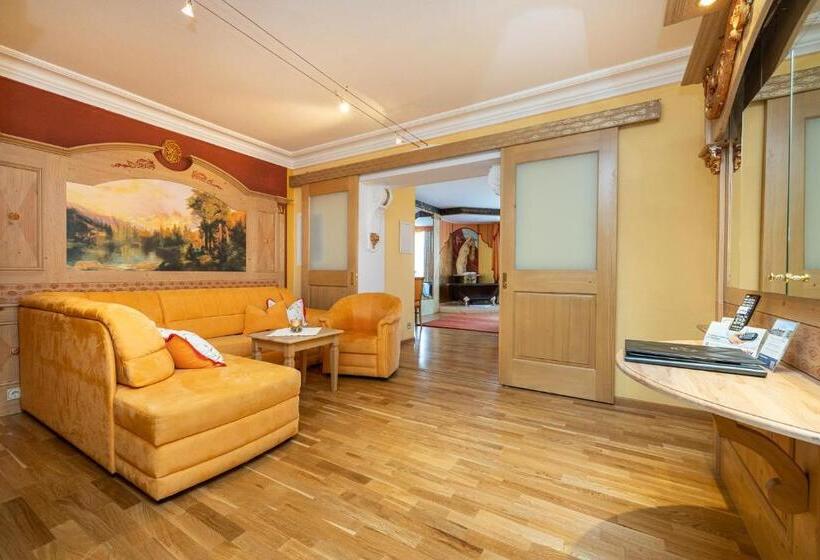 Schlosshotel Lacknerhof