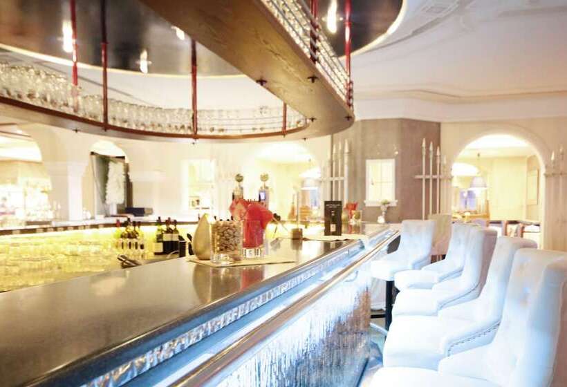 Schlosshotel Lacknerhof