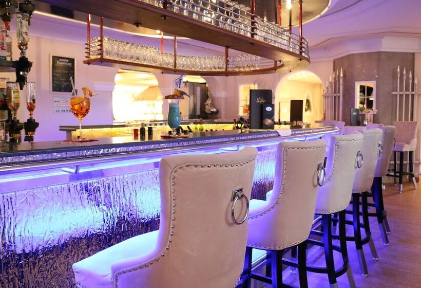 Schlosshotel Lacknerhof