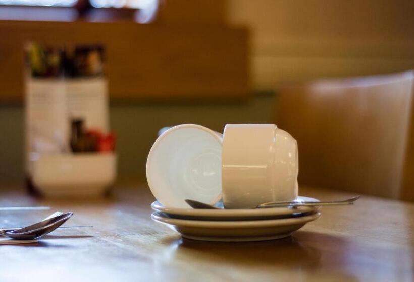 בית מלון כפרי The Harbour Inn