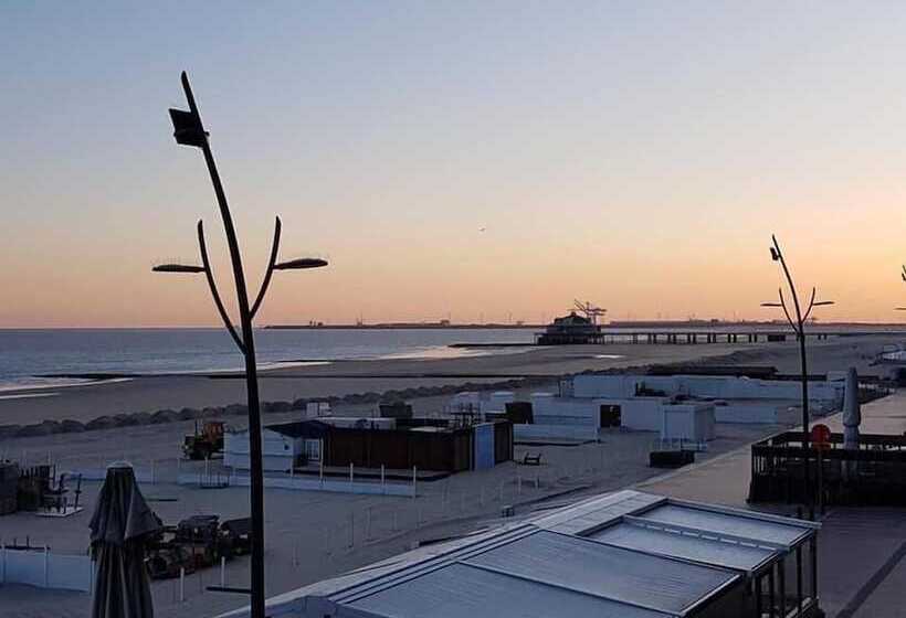 Отель Tropicana