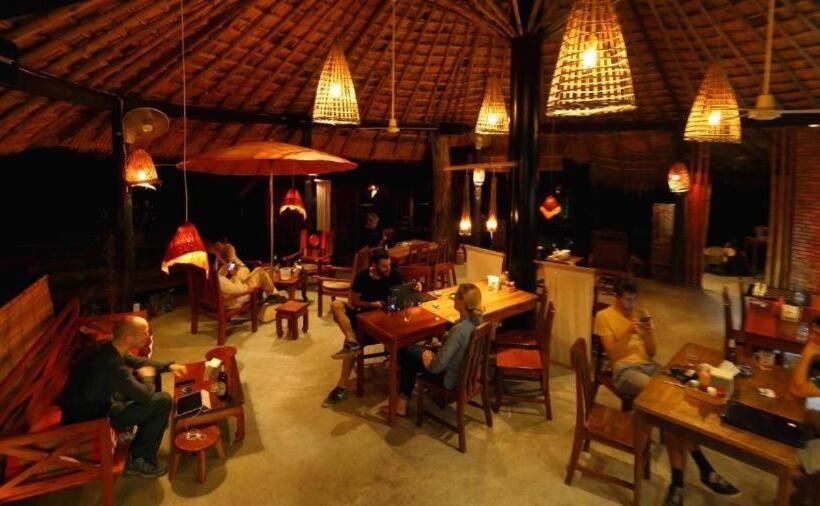 فندق صغير Sa Sa Lao