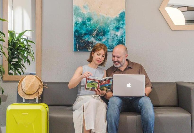 Aparthotel Nelva Resort