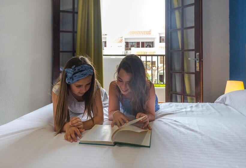 Aparthotel Nelva Resort