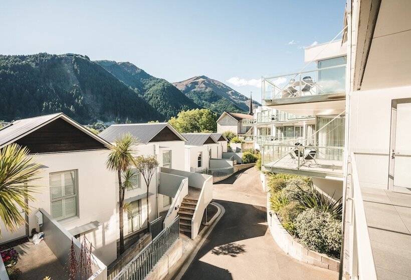 Blue Peaks Apartments