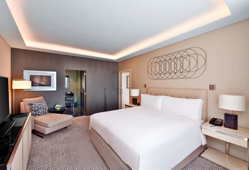 هتل Hilton Tangier City Center