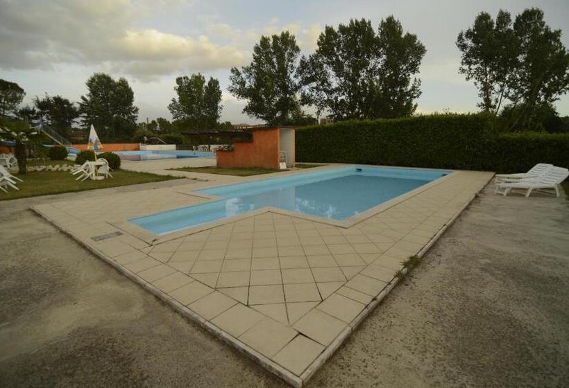 فندق فئة نجمة واحدة La Vignola Country