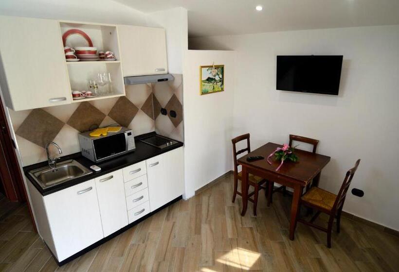 فندق فئة نجمة واحدة La Vignola Country