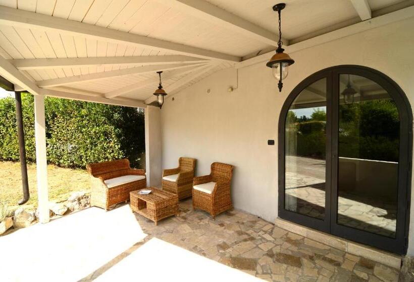 فندق فئة نجمة واحدة La Vignola Country