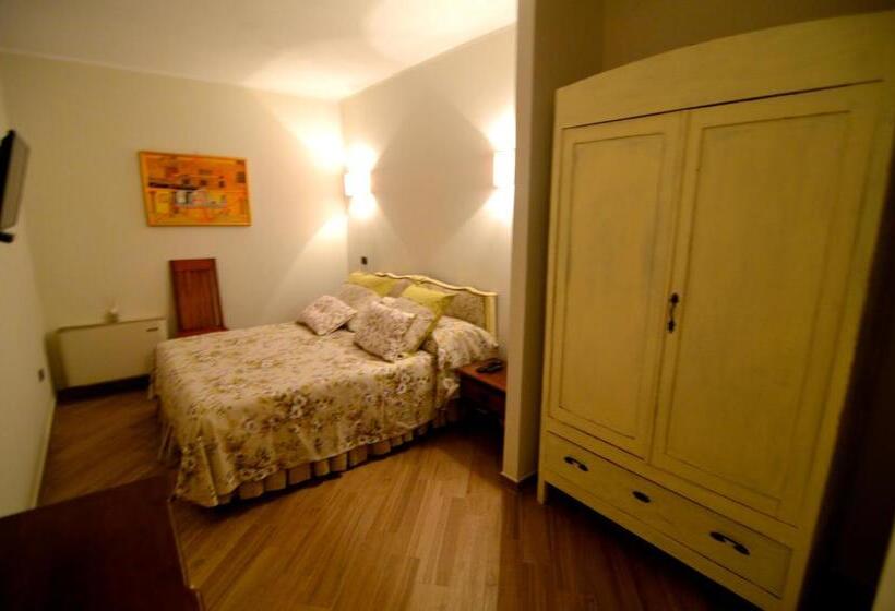 فندق فئة نجمة واحدة La Vignola Country