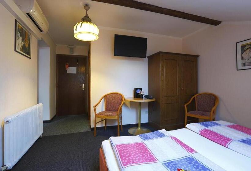 בית מלון כפרי Alpen.adria.stadt