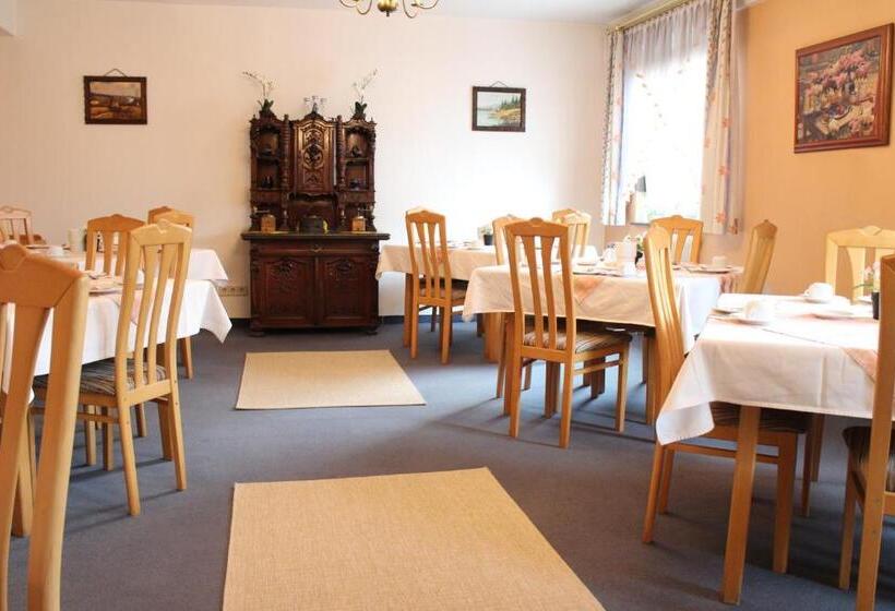 בית מלון כפרי Alpen.adria.stadt