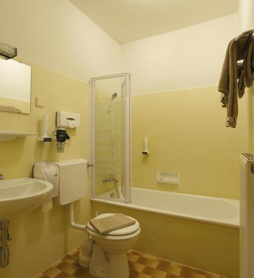 בית מלון כפרי Alpen.adria.stadt