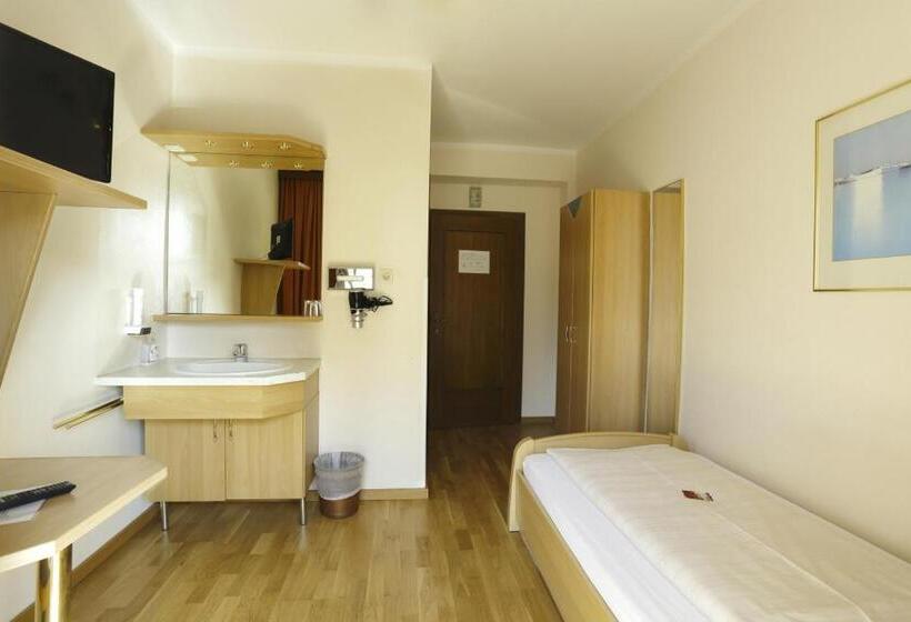 בית מלון כפרי Alpen.adria.stadt