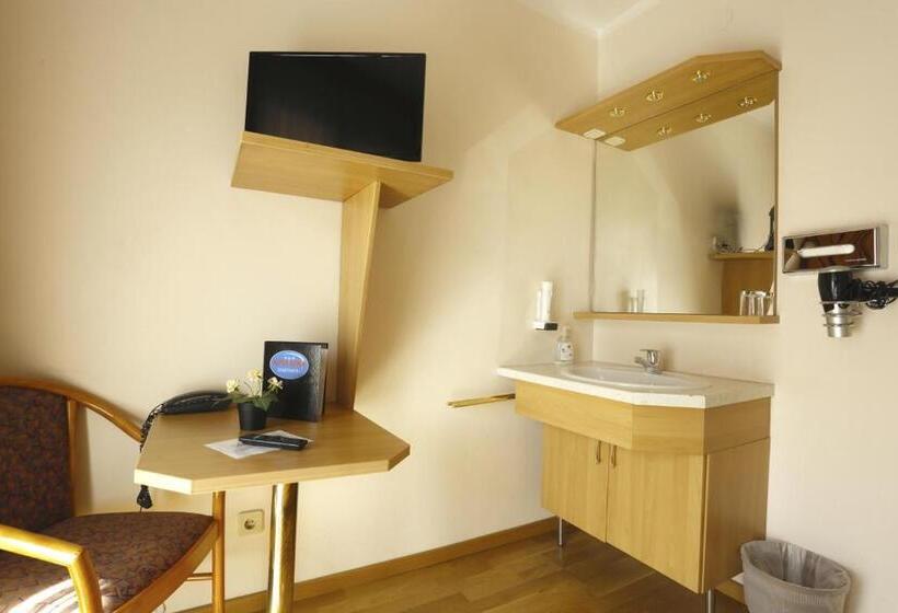 בית מלון כפרי Alpen.adria.stadt