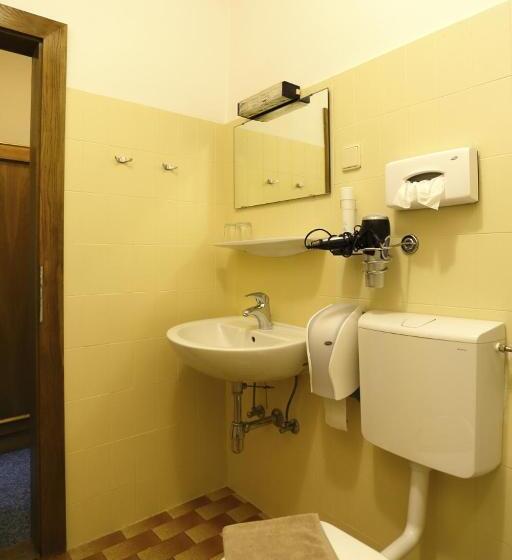 בית מלון כפרי Alpen.adria.stadt