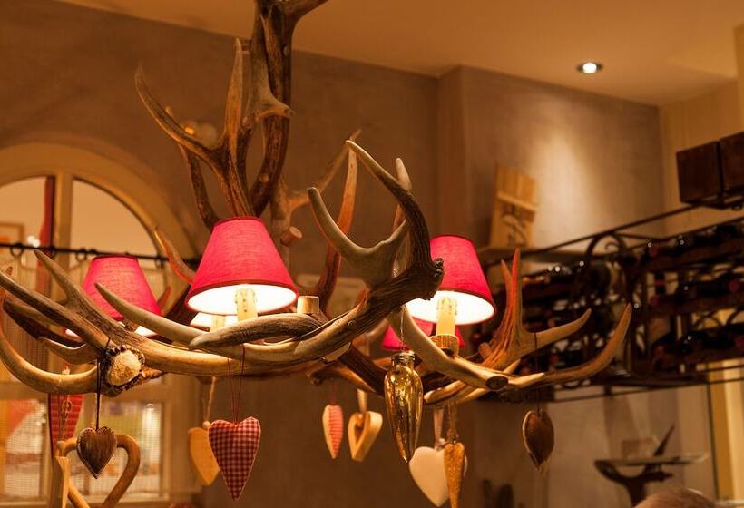 هتل Am Dorfplatz Suites  Adults Only