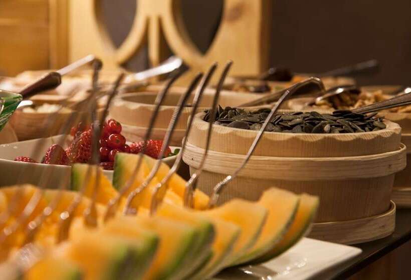 هتل Am Dorfplatz Suites  Adults Only