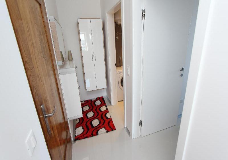 호텔 Apartment Edi