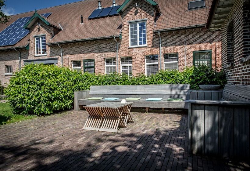 בית מלון כפרי B   Boskapelhoeve