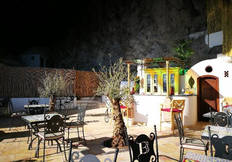 Отель Badia Santa Maria De  Olearia