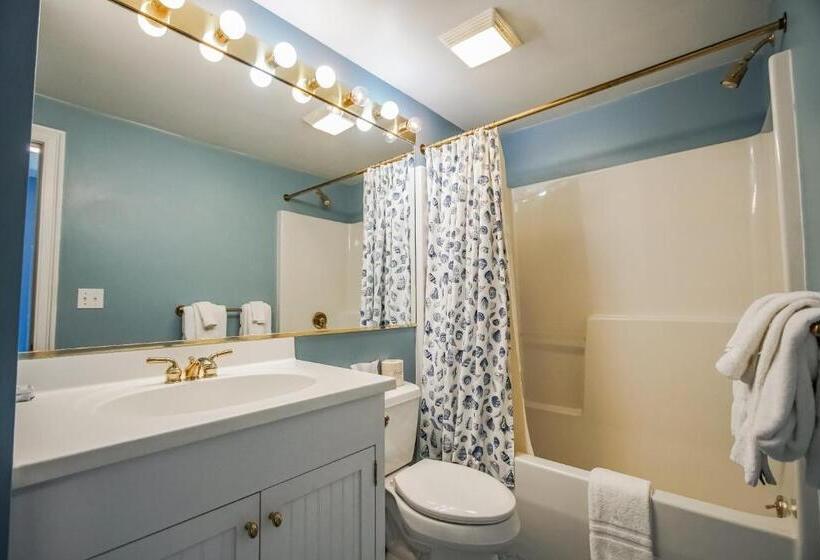 酒店 Beachside Village Resort