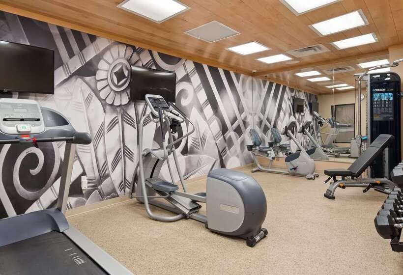 Best Western Plus Hudson Hotel & Suites