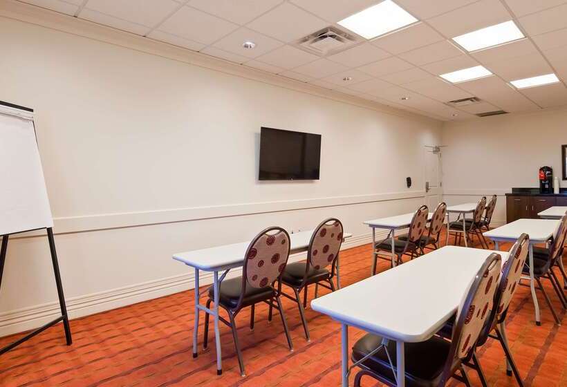 Best Western Plus Hudson Hotel & Suites