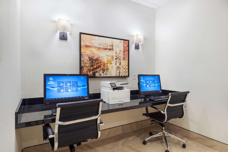 Best Western Plus Hudson Hotel & Suites