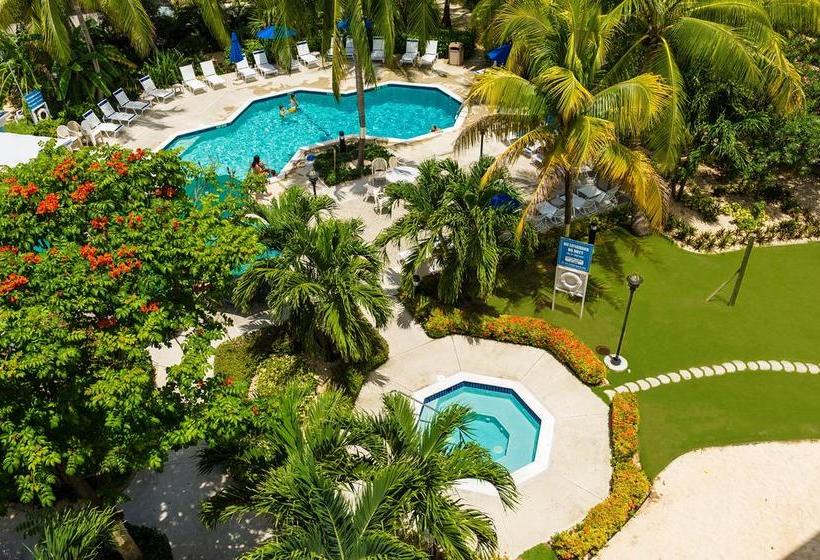 هتل Hampton By Hilton Grand Cayman Seven Mile Beach