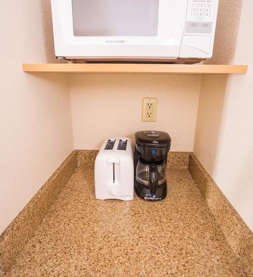 Отель Hampton By Hilton Grand Cayman Seven Mile Beach