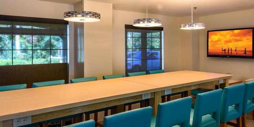 Отель Hampton By Hilton Grand Cayman Seven Mile Beach