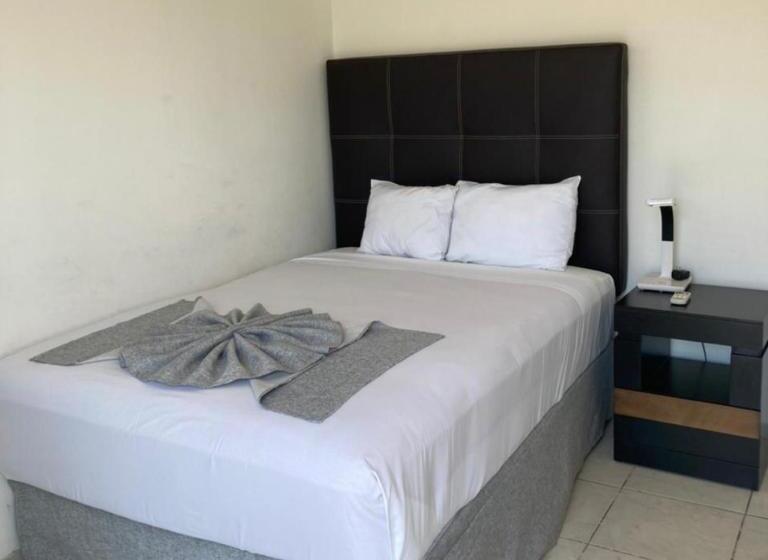 Container Inn Hotel Aeropuerto