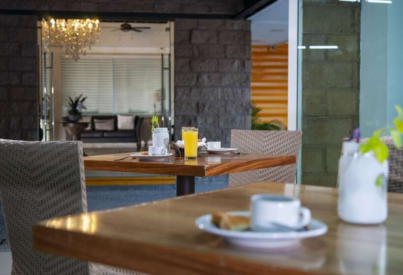 Container Inn Hotel Aeropuerto