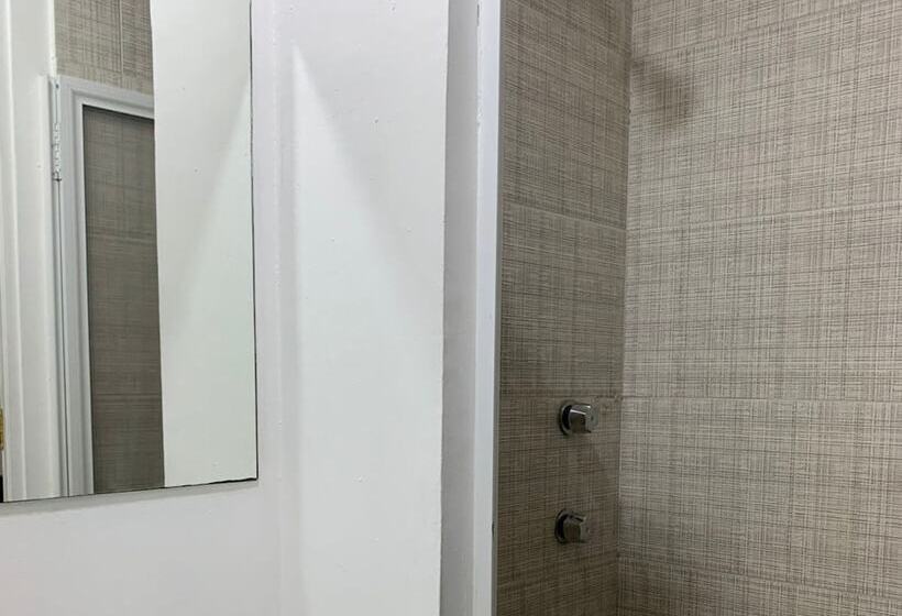 Container Inn Hotel Aeropuerto