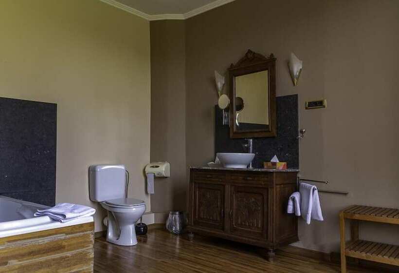 ホテル Domaine Du Chateau De La Neuville