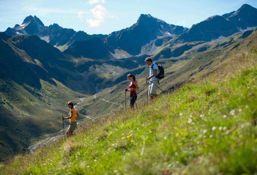 בית מלון כפרי Dorfstadl