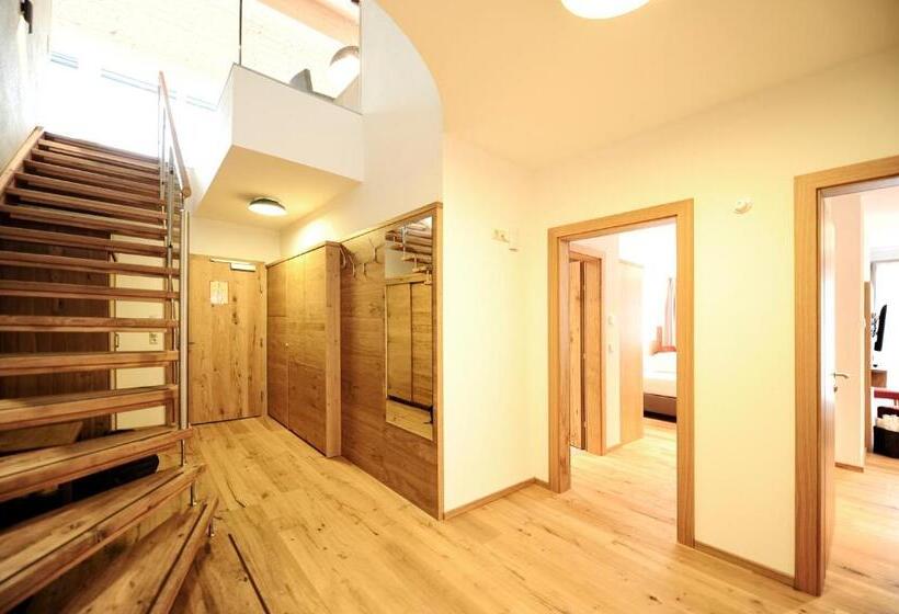 בית מלון כפרי Dorfstadl