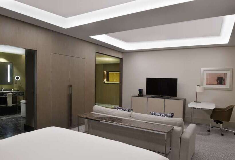 هتل Hilton Tangier City Center