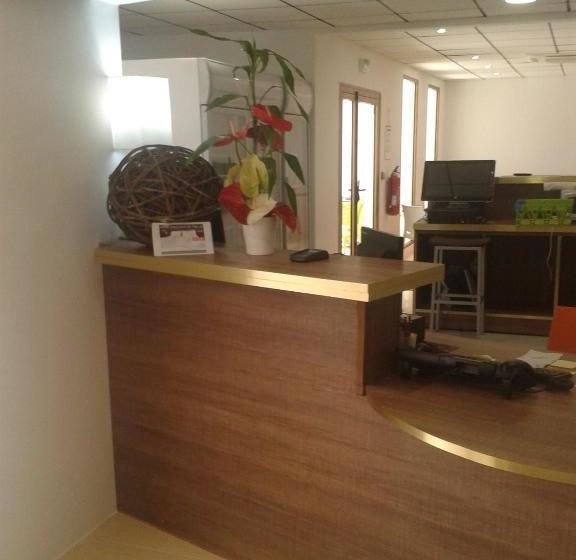 هتل Hôtel Amazonia Du Fleuve