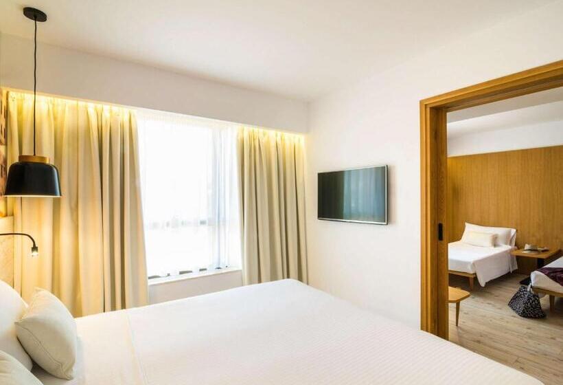 בית מלון כפרי Ibis Styles Heraklion Central