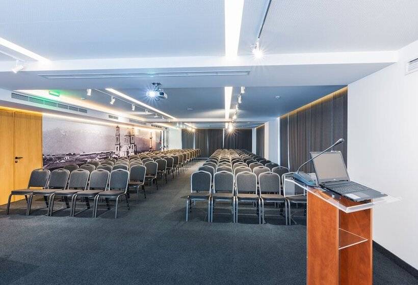 בית מלון כפרי Ibis Styles Heraklion Central